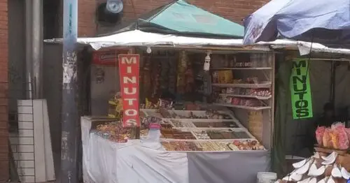 PUESTO DE DULCES Y MINUTOS CALLE 17 SUR CON 30 PUESTO DE DULCES Y MINUTOS CALLE 17 SUR CON 30
